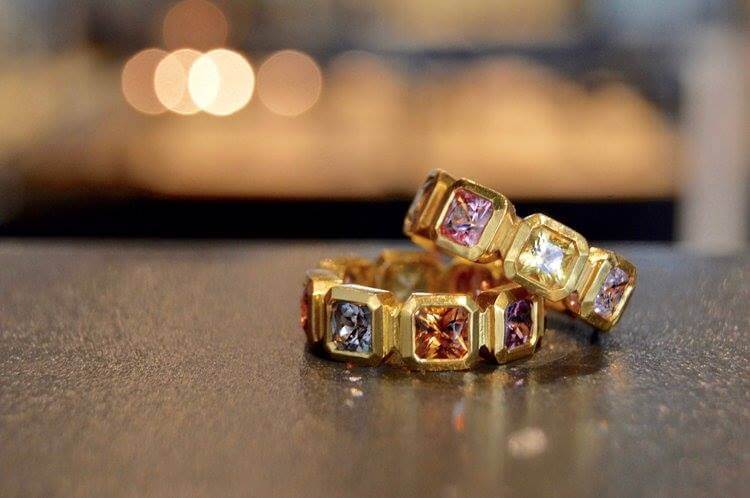 Fine designer jewelry multi color sapphire ring