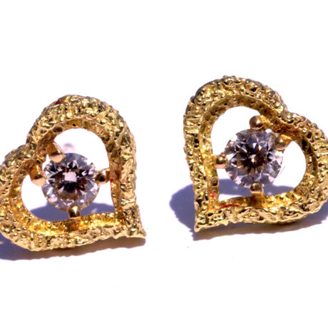 18k gold heart diamond earrings
